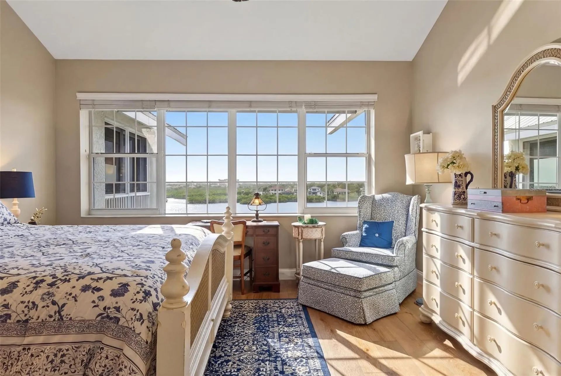 1280 Dolphin Bay Way Sarasota FL 34242