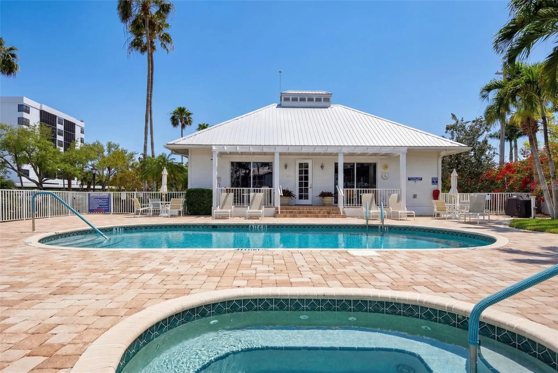 1280 Dolphin Bay Way Sarasota FL 34242