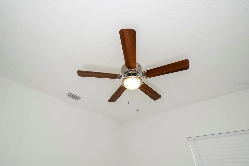 208 Locust Pass Ocala FL 34472