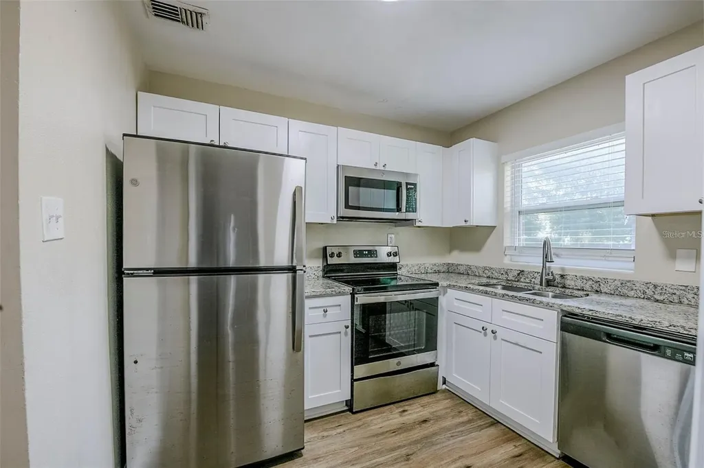 5214 Montague Place Orlando FL 32808