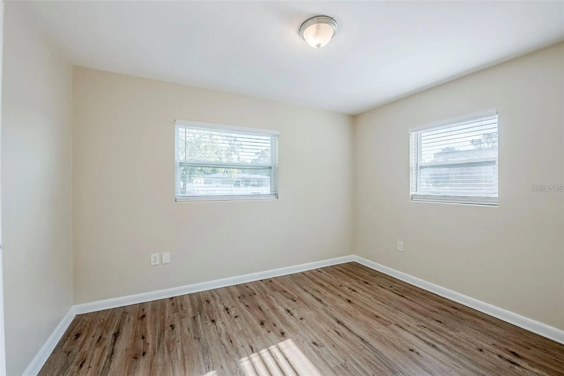 5214 Montague Place Orlando FL 32808