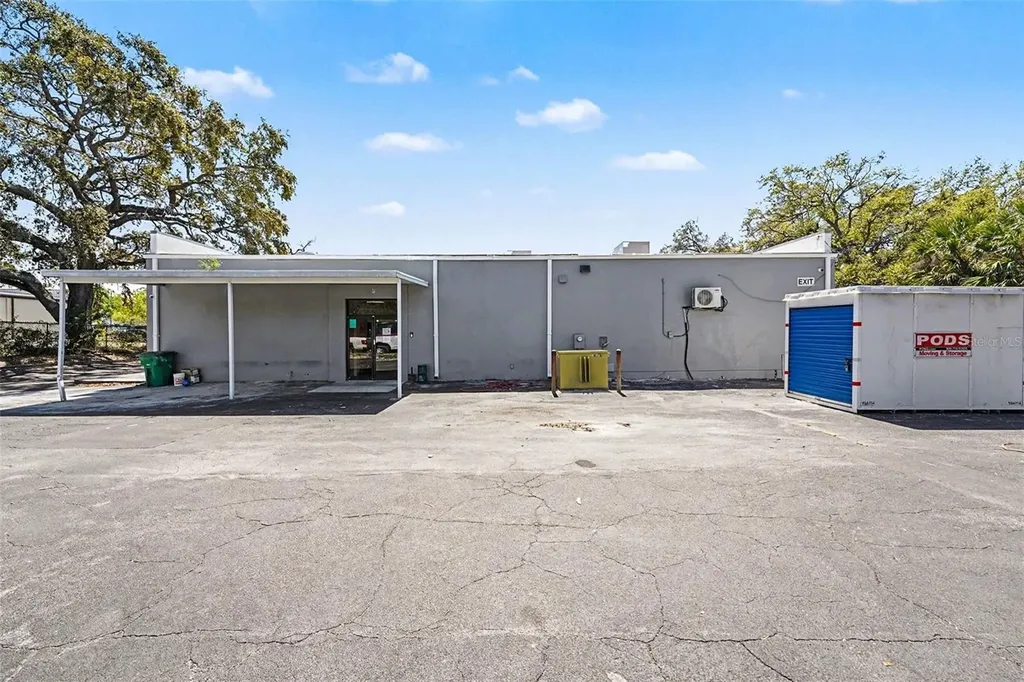 2304 E Busch Boulevard Tampa FL 33612