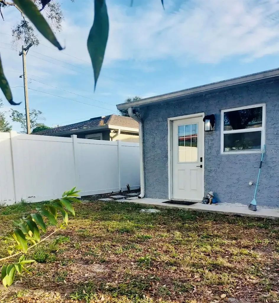1014 1/2 E Okaloosa Avenue Tampa FL 33604