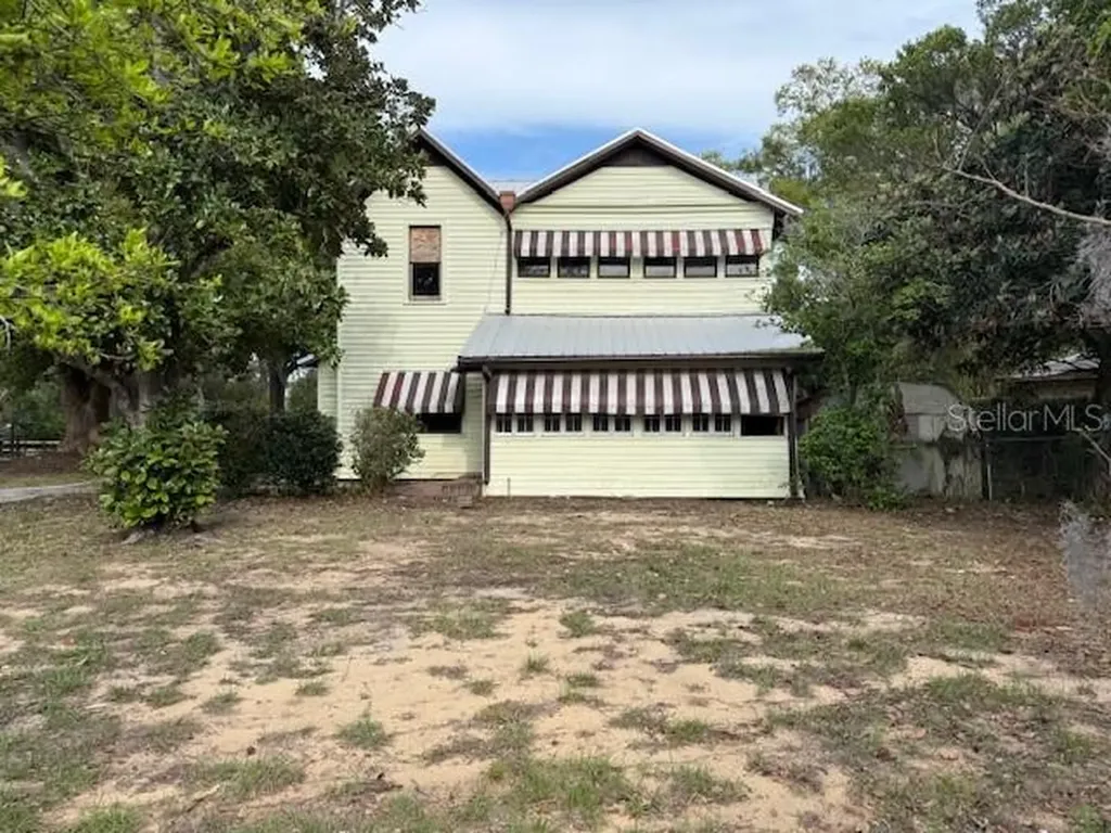 1600 E Lakeview Avenue Eustis FL 32726
