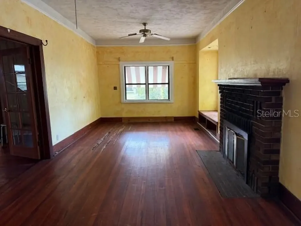1600 E Lakeview Avenue Eustis FL 32726