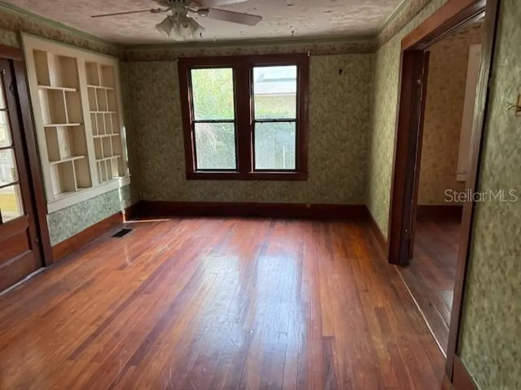 1600 E Lakeview Avenue Eustis FL 32726