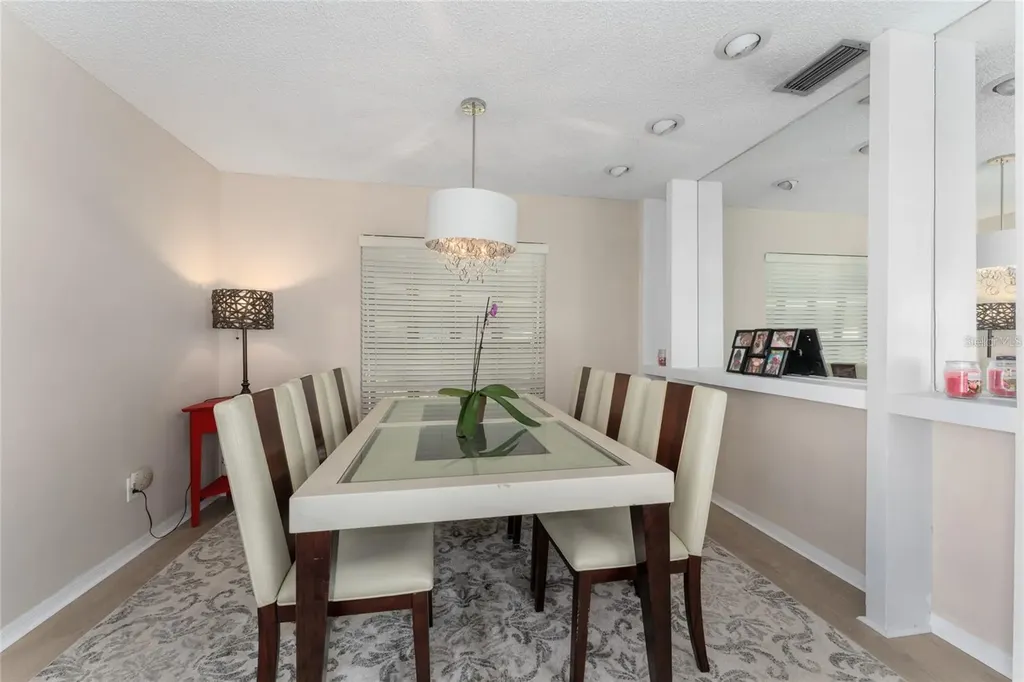 5053 Maui Circle Orlando FL 32808