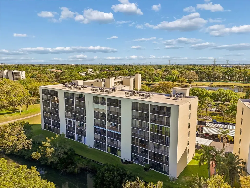 900 Cove Cay Drive Clearwater FL 33760