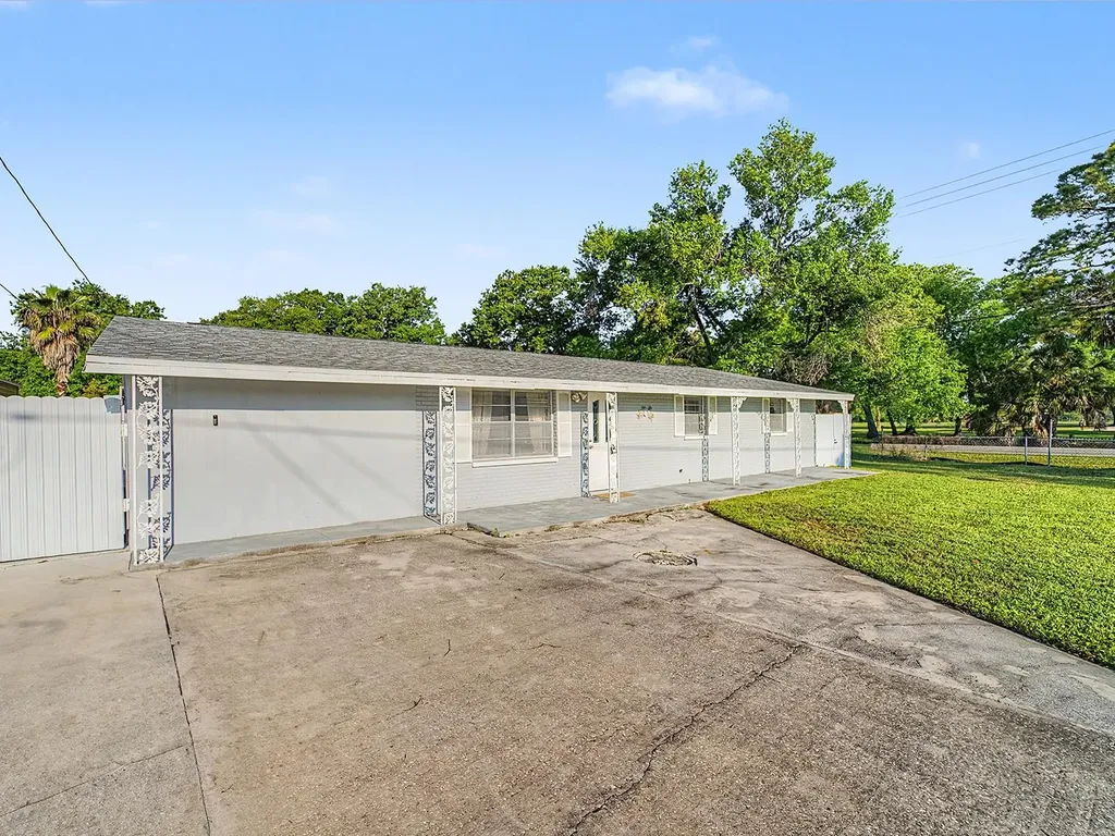 7012 Center Creek Drive Tampa FL 33615