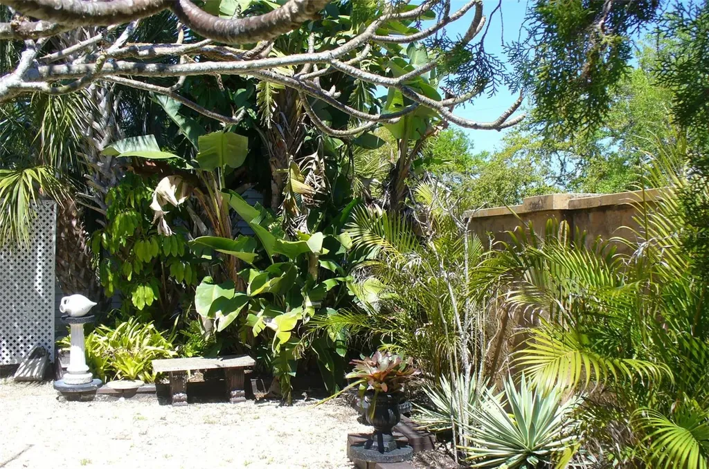 7801 34th Avenue N St Petersburg FL 33710