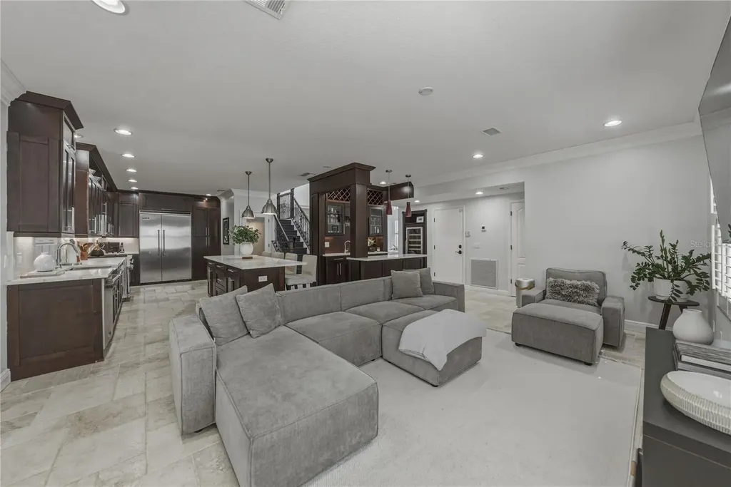 6117 S Russell Street Tampa FL 33611