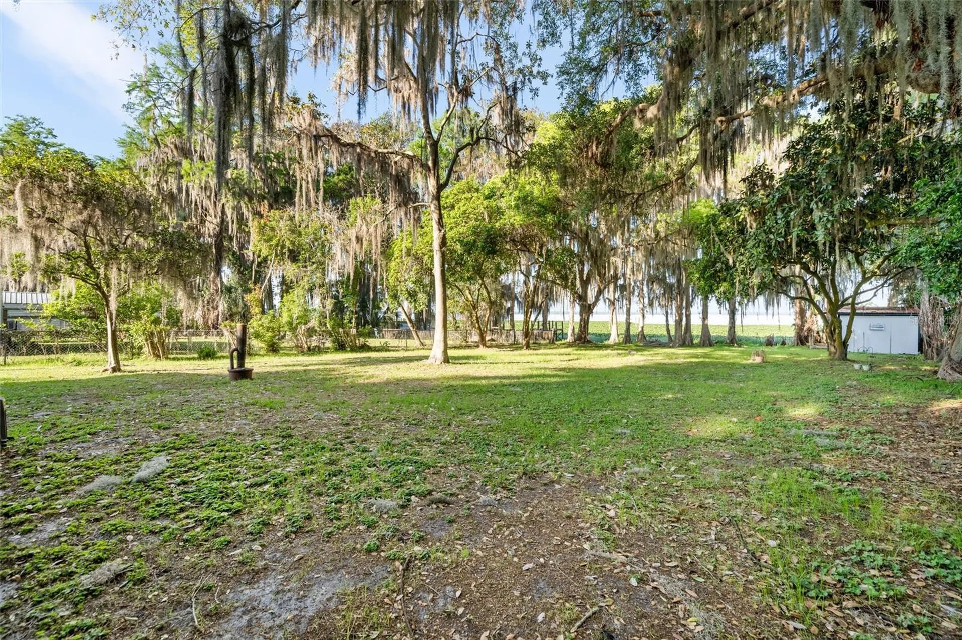 15026 SE Us Highway 301 Hawthorne FL 32640