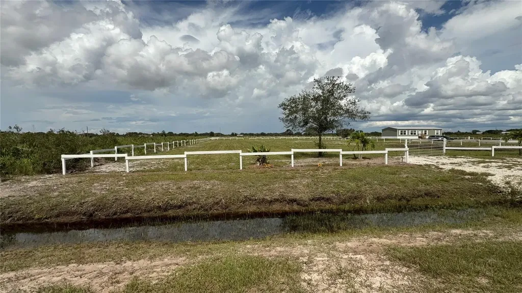20375 NW 248th Street Okeechobee FL 34972