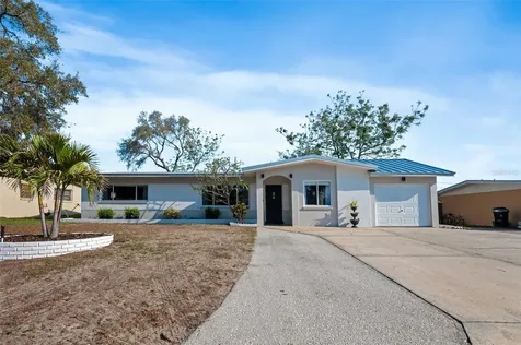 1106 Connecticut Road Tarpon Springs FL 34689