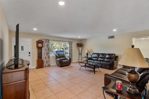 1106 Connecticut Road Tarpon Springs FL 34689