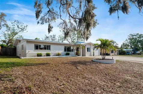 1106 Connecticut Road Tarpon Springs FL 34689