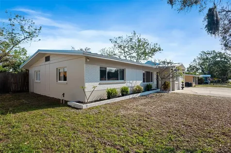 1106 Connecticut Road Tarpon Springs FL 34689