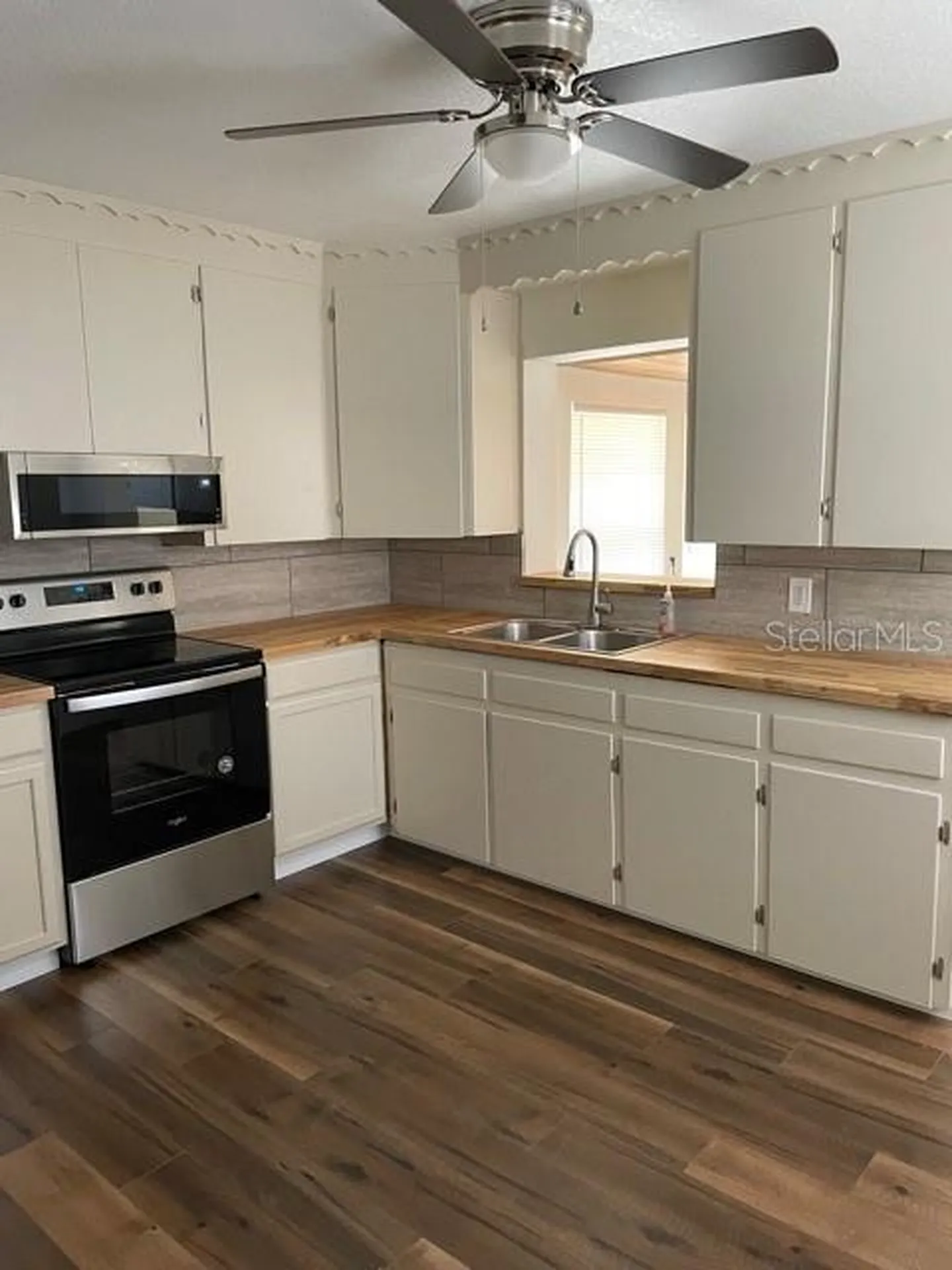 4083 30th Avenue N St Petersburg FL 33713