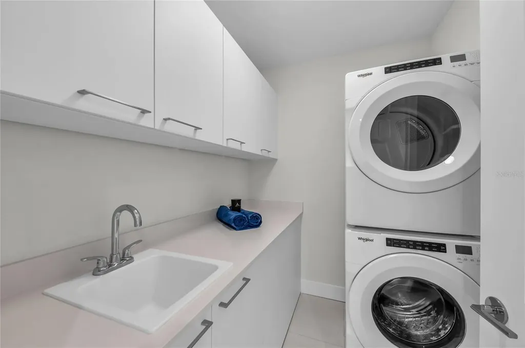 275 1st Avenue S St Petersburg FL 33701