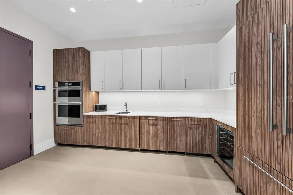 275 1st Avenue S St Petersburg FL 33701
