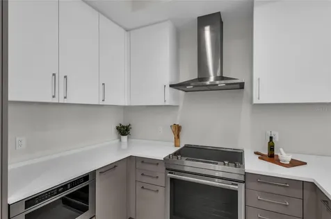 275 1st Avenue S St Petersburg FL 33701