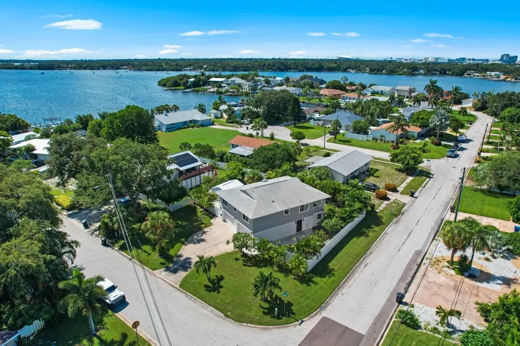 3401 Manatee Drive SE St Petersburg FL 33705