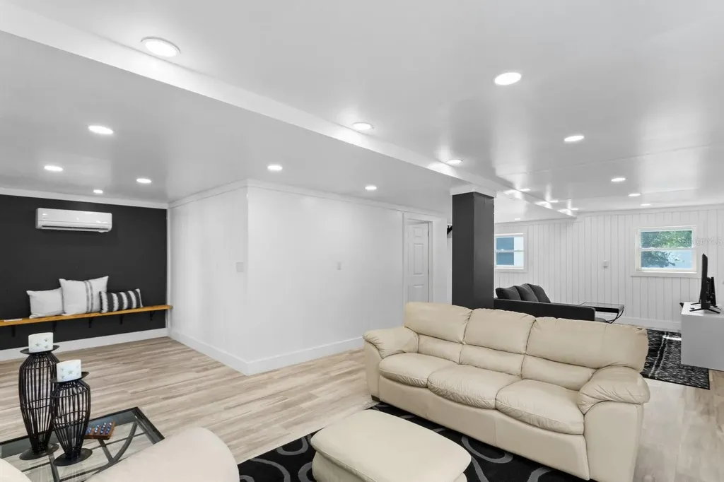 3401 Manatee Drive SE St Petersburg FL 33705