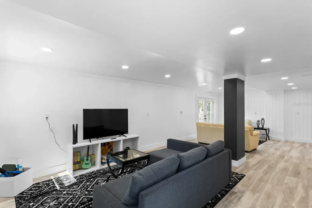 3401 Manatee Drive SE St Petersburg FL 33705
