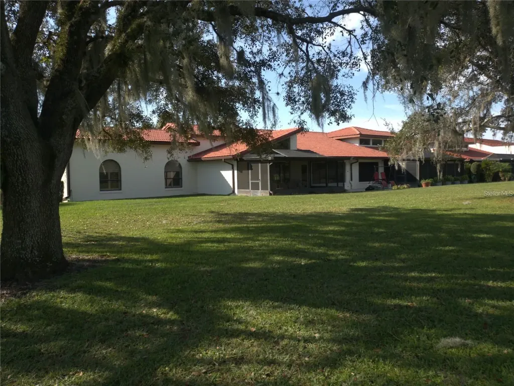 2725 Clubhouse Drive Lake Wales FL 33898