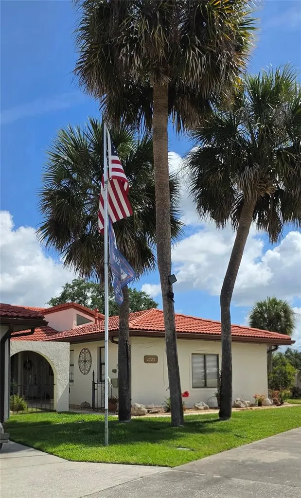 2725 Clubhouse Drive Lake Wales FL 33898