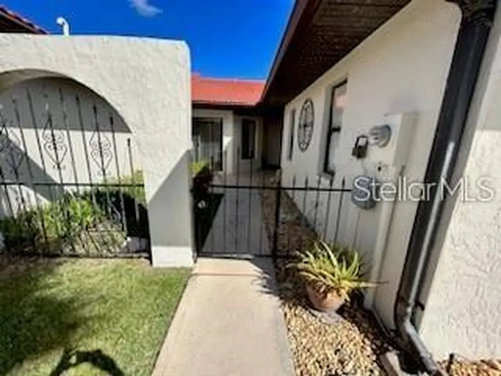 2725 Clubhouse Drive Lake Wales FL 33898