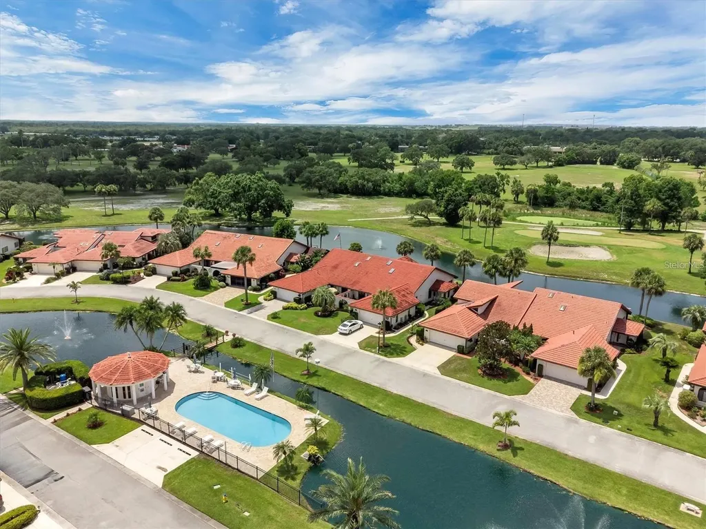 2725 Clubhouse Drive Lake Wales FL 33898