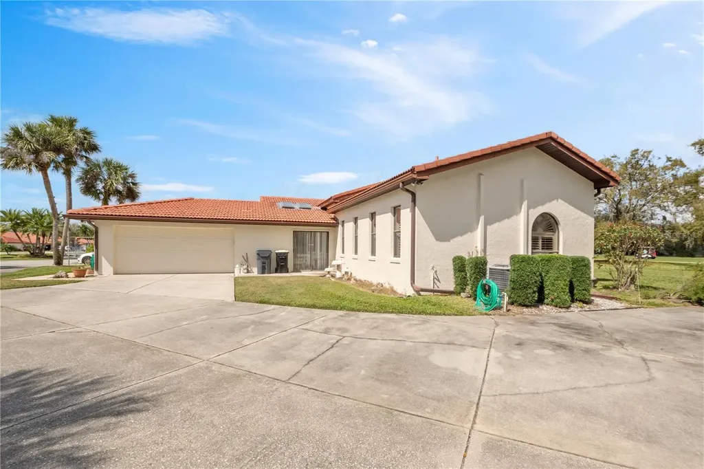 2725 Clubhouse Drive Lake Wales FL 33898