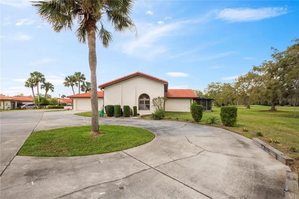 2725 Clubhouse Drive Lake Wales FL 33898