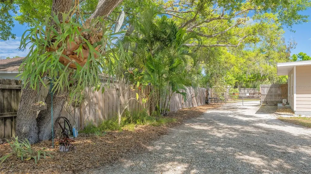 3818 Gocio Road Sarasota FL 34235