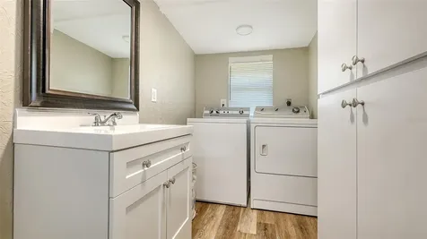3818 Gocio Road Sarasota FL 34235