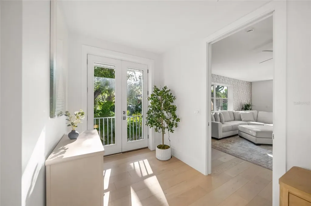 3319 S Osprey Avenue Sarasota FL 34239