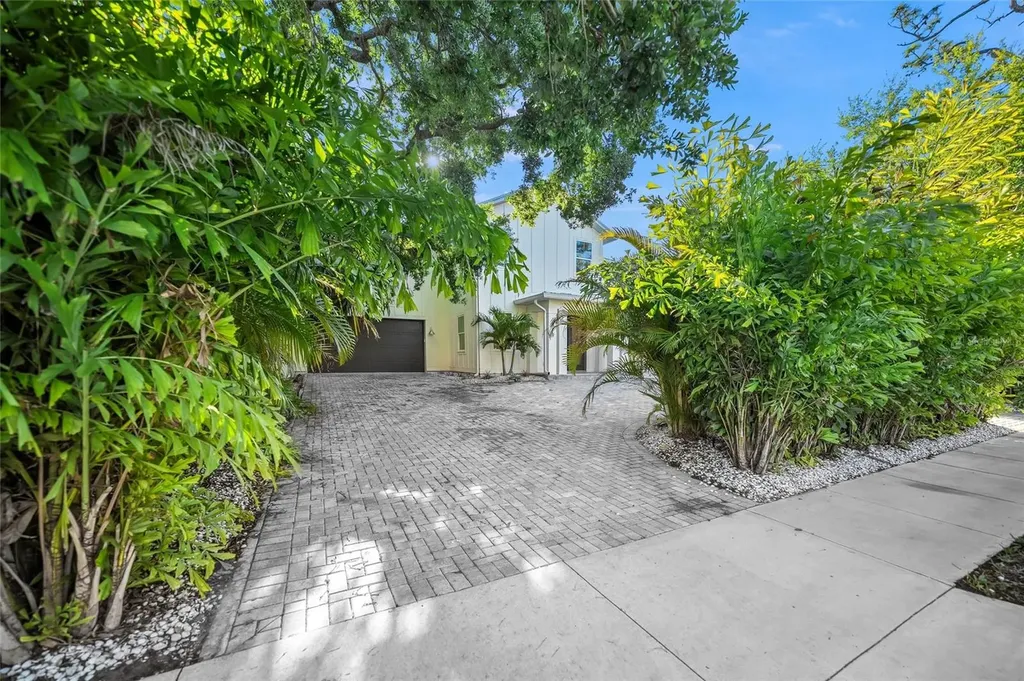3319 S Osprey Avenue Sarasota FL 34239