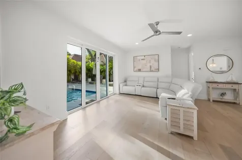 3319 S Osprey Avenue Sarasota FL 34239
