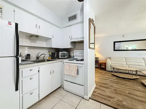 250 Rosery Road NW Largo FL 33770
