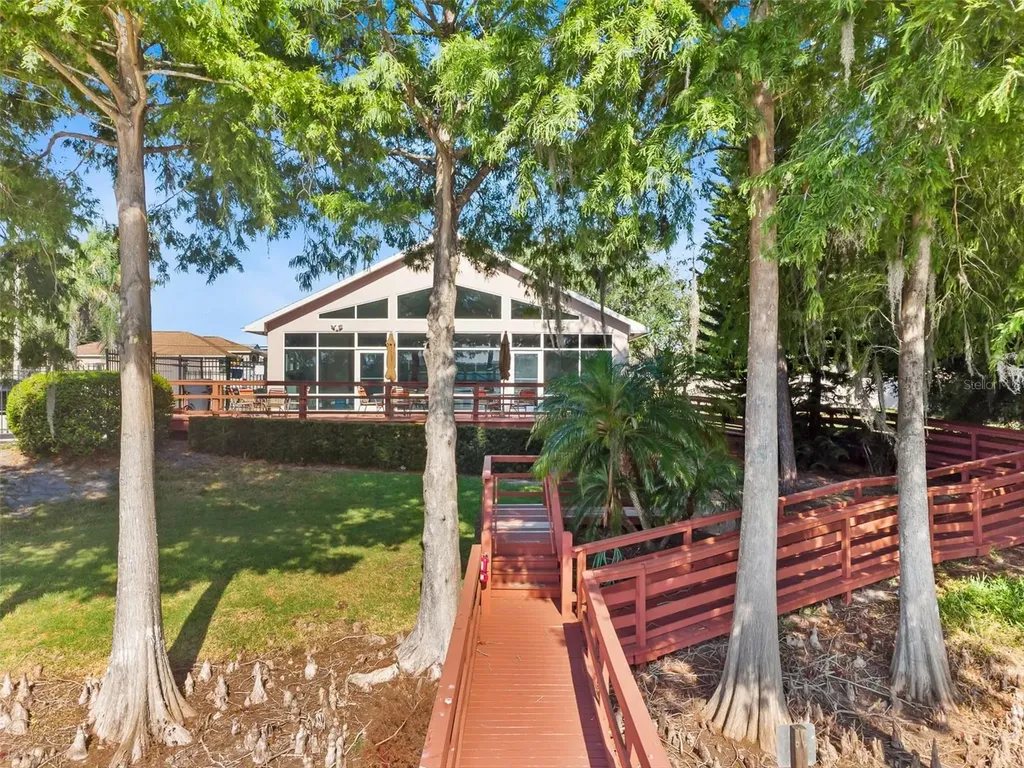3905 Osprey Pointe Circle Winter Haven FL 33884