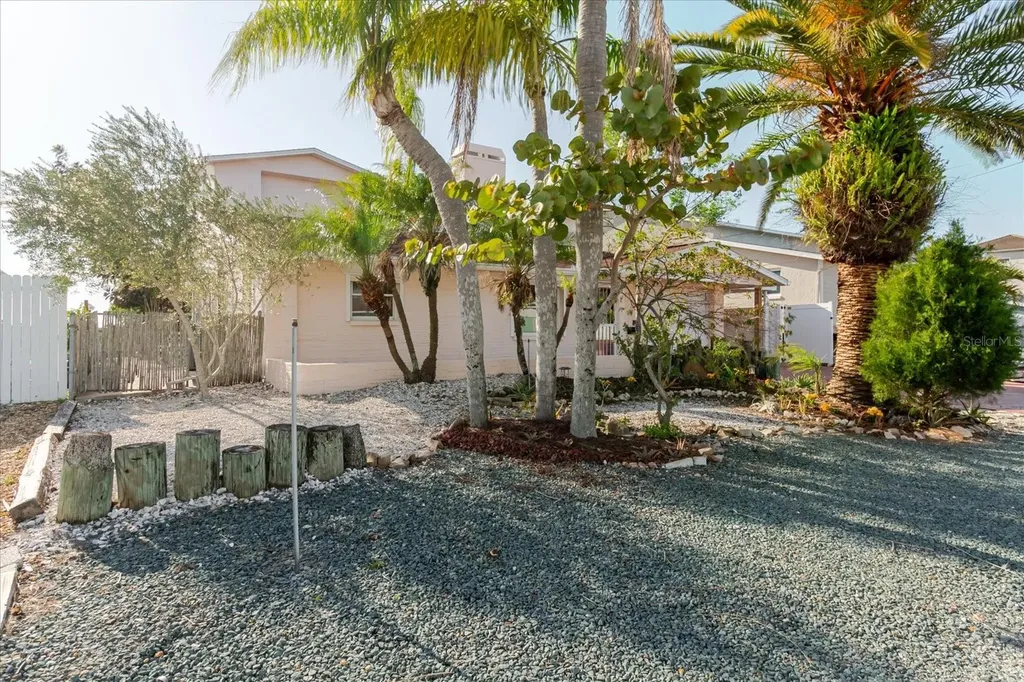 12825 5th Isle Hudson FL 34667