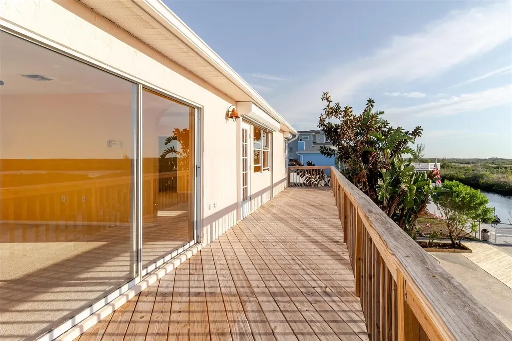 12825 5th Isle Hudson FL 34667