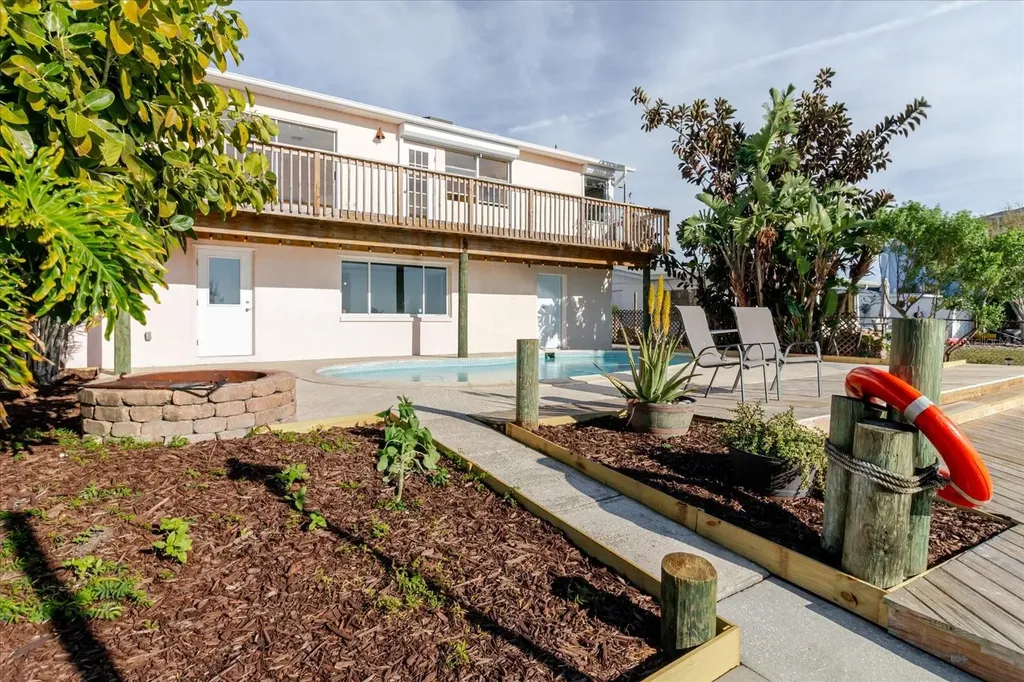 12825 5th Isle Hudson FL 34667