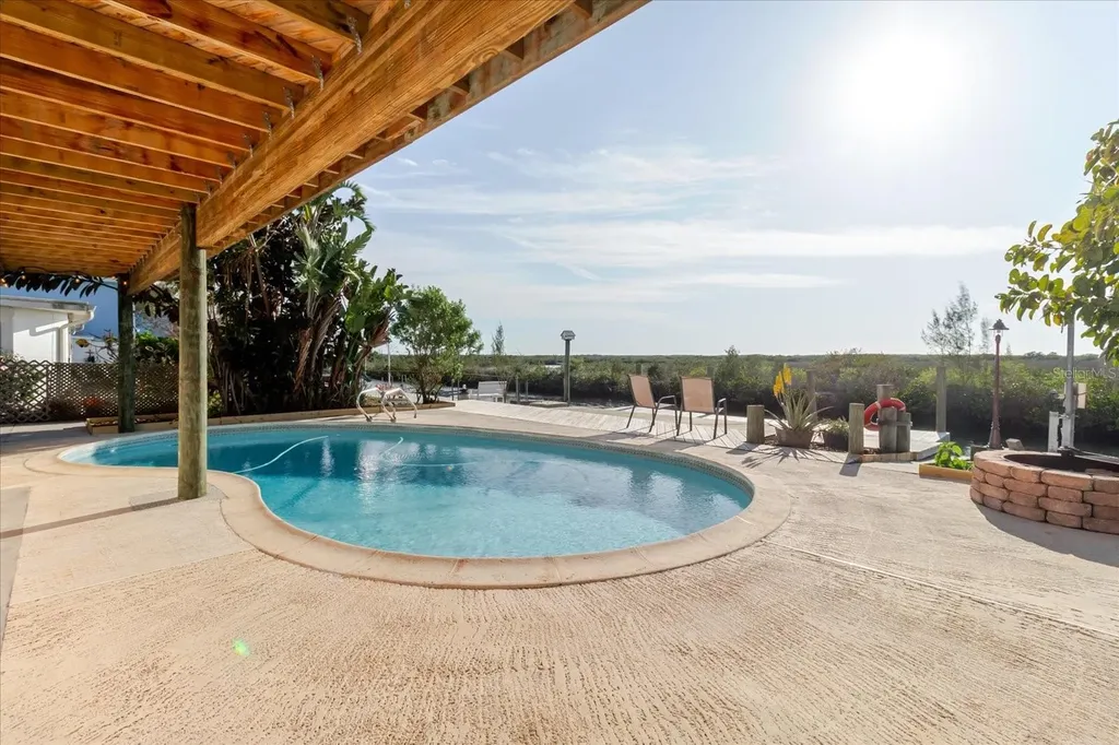 12825 5th Isle Hudson FL 34667