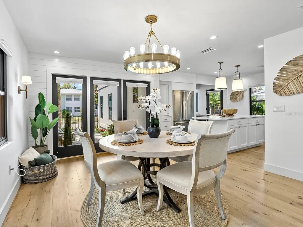 617 Madison Court Sarasota FL 34236