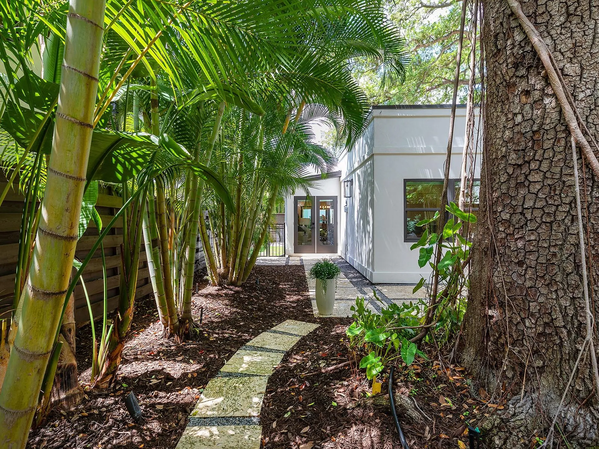 617 Madison Court Sarasota FL 34236