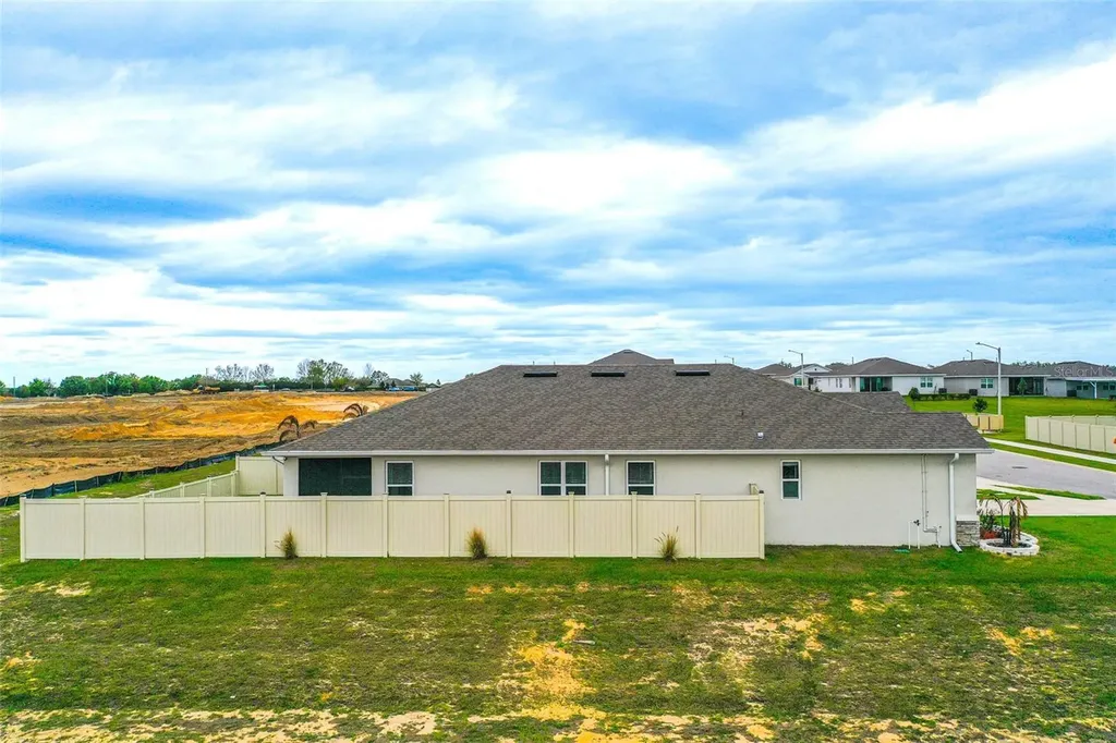 556 Hennepin Loop Lake Wales FL 33898