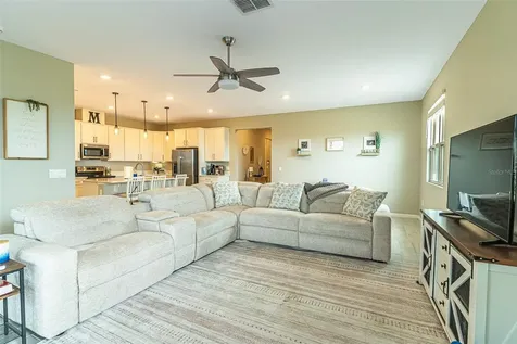 556 Hennepin Loop Lake Wales FL 33898