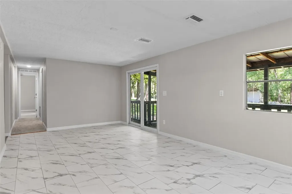 3547 Cr 405 Lake Panasoffkee FL 33538